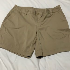 Men’s khaki shorts
